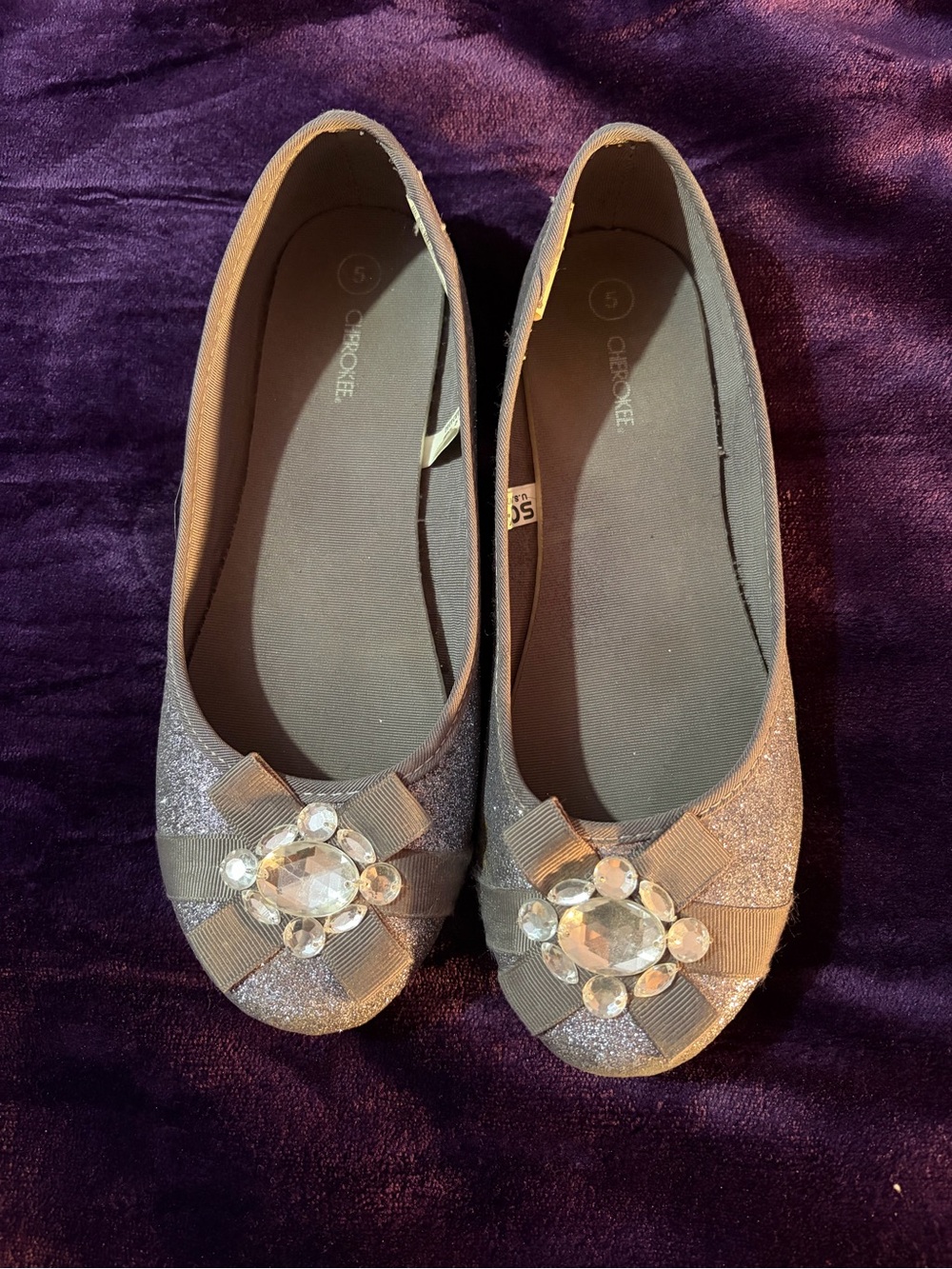 Cherokee Girl’s Glitter Bow Flats with Clear Crystal Accent - Gray